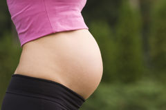 Schwangere mit dickem Bauch