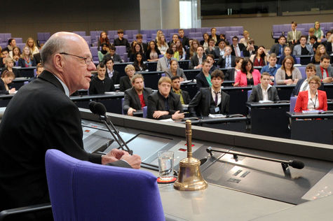 Bundestagspräsident Dr. Norbert Lammert hält das Schlusswort.