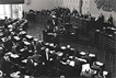 Der Bundestag debattiert am 10. März 1965 über die Verjährung von NS-Verbrechen, die ohne Handeln des Gesetzgebers am 8. Mai 1965 eintreten würde.