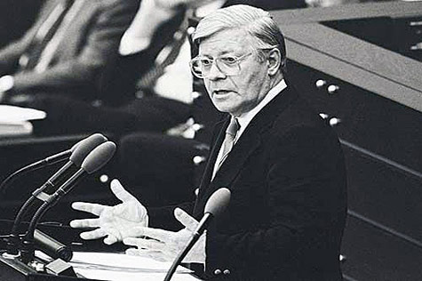 21.11.1983: Altbundeskanzler Helmut Schmidt