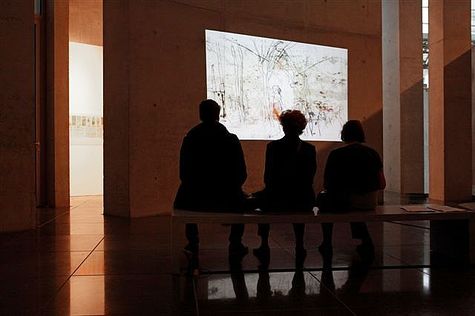 Die Ausstellung zeigt drei gezeichnete Kurzfilme Juliane Ebners.