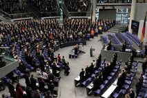 Der Bundestag erhebt sich am 17. Dezember zu Ehren des verstorbenen südafrikanischen Staatsmanns Nelson Mandela