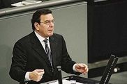 Bundeskanzler Gerhard Schröder bittet die Bundestagsabgeordneten um Zustimmung für den Einsatz von Bundeswehr-Soldaten in Afghanistan zur Bekämpfung des internationalen Terrorismus.