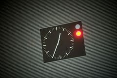 Namentliche Abstimmung: optisches Signal an Uhr