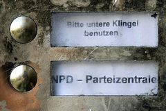 Klingelschild der NPD-Parteizentrale