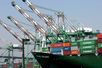 Containerschiff mit schwerer Ladung
