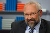 Ein Mann mit einem Bart