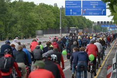 Fahrräder auf der Autobahn