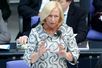 Bildungsministerin Johanna Wanka während der Regierungsbefragung am 2. April