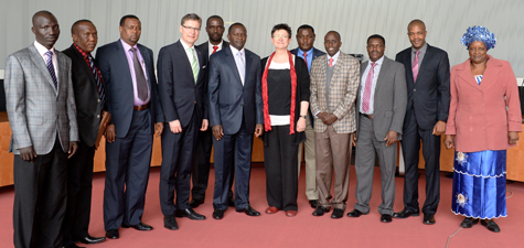 Mitglieder der kenianischen Delegation und des Ausschusses Digitale Agenda