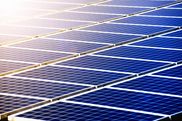 Haus mit Solarkollektoren
