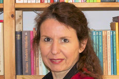 Prof. Dr. Nicole Colin