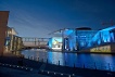 In eine große Lichtspielbühne verwandelt sich das Marie-Elisabeth-Lüders-Haus im Berliner Parlamentsviertel allabendlich in der Zeit vom 27. Juni bis zum Tag der Deutschen Einheit am 3. Oktober 2012.