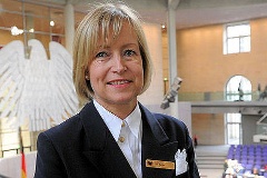Brigitte Rubbel, Leiterin (Platzmeisterin) des Plenar- und Ausschussassistenzdienstes des Deutschen Bundestages