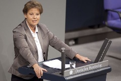 Ulrike Flach (FDP) eröffnete die Debatte.