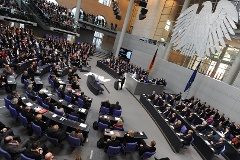 Bundespräsident Joachim Gauck spricht am Freitag (23.03.2012) im Reichstag in Berlin nach seiner Vereidigung zu Vertretern von Bundestag und Bundesrat. Gauck war von der Bundesversammlung mit großer Mehrheit als Bundespräsident gewählt worden.