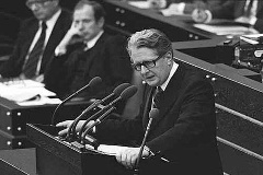 29. September 1977: Bundesminister der Justiz, Dr. Hans-Jochen Vogel (SPD)