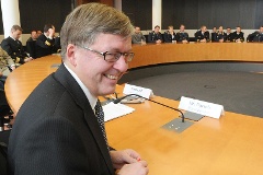 Dr. Hans-Peter Bartels, Vorsitzender des Verteidigungsausschusses
