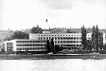 Blick über den Rhein auf das Bundeshaus in Bonn, in dem am 7. September 1949 der Bundestag zu seiner konstituierenden Sitzung zusammentrat und der Deutsche Bundesrat zum ersten Mal tagte. (Undatierte Aufnahme)