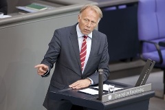 Jürgen Trittin (Bündnis 90/Die Grünen) eröffnete die Debatte.