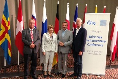 Delegation des Deutschen Bundestages bei der Ostseeparlamentarierkonferenz, v.l.n.r.: Jürgen Klimke, CDU/CSU, Dr. Christel Happach-Kasan, FDP, Franz Thönnes, SPD und Herbert Behrens, Die Linke.