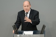 Gregor Gysi (Die Linke) eröffnete als erster Redner die Generalaussprache zur Regierungspolitik.