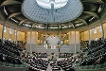 Blick in den Plenarsaal des Deutschen Bundestages im Reichstagsgebäude während der Regierungserklärung von Bundeskanzlerin Angela Merkel am 30. November 2005, Foto: Achim Melde