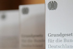 Le fondement juridique est constitué de la Loi fondamentale, du Règlement du Bundestag et d'autres lois encore.