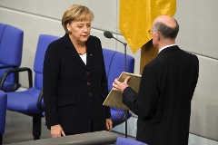 Dr. Angela Merkel, CDU/CSU, bei ihrer Vereidigung zur Bundeskanzlerin.