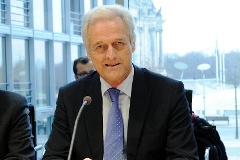 Der neue Vorsitzende des Bundestagsausschusses für Wirtschaft und Energie, Peter Ramsauer