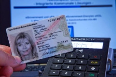 Der neue Personalausweis erleichtert die Registrierung für ein Benutzerkonto im Petitionsportal des Deutschen Bundestages.