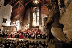 Der britische Parlamentschor und die Musikgemeinschaft des Bundestages beim gemeinsamen Auftritt in Westminster Hall, London.