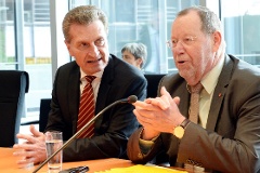 Bereits im März 2014 war Günther Oettinger (links) Gast im EU-Ausschuss.