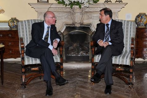 Lammert (links) traf zu Gesprächen mit Staatspräsident George Abela (rechts)