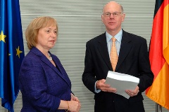 Integrationsbeauftragte Staatsministerin Prof. Dr. Maria Böhmer (CDU) und Bundestagspräsident Norbert Lammert