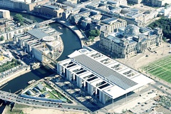 Luftaufnahme der Liegenschaften des Deutschen Bundestages mit allen Gebäuden