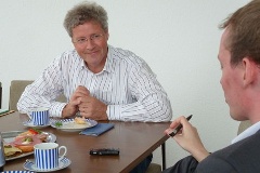 Interviews zu geben, gehört zur Wahlkreisarbeit von Klaus-Peter Flosbach.