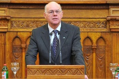 Bundestagspräsident Norbert Lammert im ungarischen Parlament
