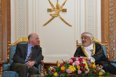 Norbert Lammert mit dem Vorsitzenden des omanischen Staatsrates, Yahya bin Mahfoudh al Manthri