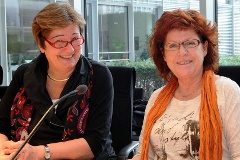 Dr. Dorothea Rüland (links) und Ulla Burchardt