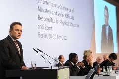 Bundesinnenminister Friedrich auf der Weltsportministerkonferenz in Berlin