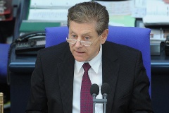 Bundestagsvizepräsident Eduard Oswald hat den Vorsitz bei Plenarsitzungen des Deutschen Bundestages.