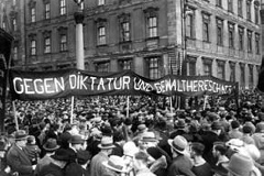 Republikanische Demonstration vor dem Berliner Schloss 1930