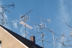 Un temps révolu : captation des signaux analogiques via une antenne.