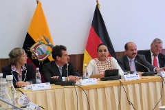 Bärbel Höhn, Klaus Barthel, Gabriela Rivadeneira, Carlos Bergmann, Botschafter Alexander Olbrich