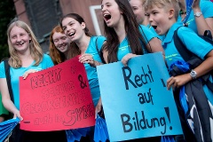 Unicef-Juniorbotschafter fordern Kinderrechte ein. 