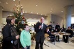 &Uuml;bergabe des Weihnachtsbaumes der Lebenshilfe