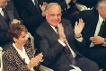 Bundeskanzler Helmut Kohl und die Volkskammer-Präsidentin Sabine Bergmann-Pohl applaudieren am 17. Juni 1990 während der Feierstunde zum Gedenken an den DDR-Volksaufstand am 17.6.1953.