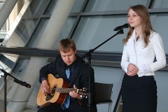 Stipendiaten Daniela Coseac (links) und Mart Kozlov