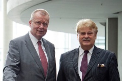 Ruprecht Polenz (CDU/CSU) und Elmar Brok (EVP-Fraktion)